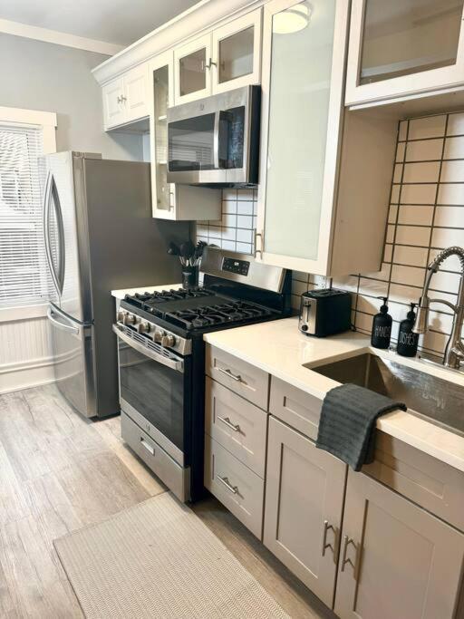Little House On 47Th Apartment Cleveland Ngoại thất bức ảnh