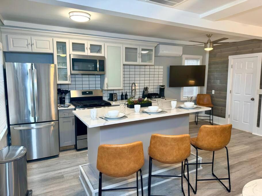 Little House On 47Th Apartment Cleveland Ngoại thất bức ảnh