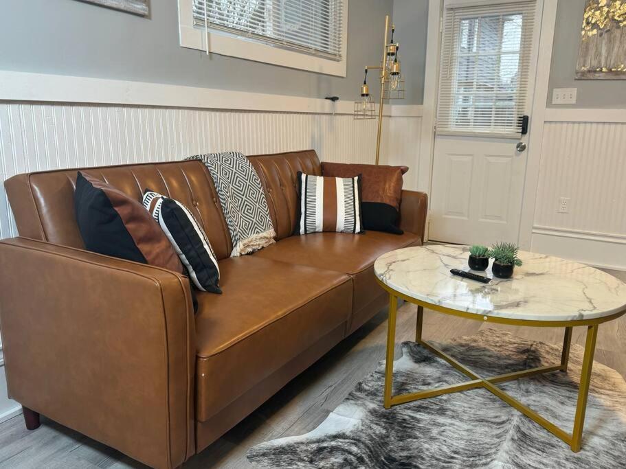 Little House On 47Th Apartment Cleveland Ngoại thất bức ảnh